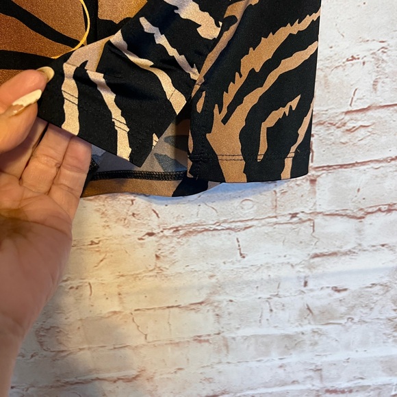 Jamie Sadock Animal Print quarter zip women's golf shirt size L designer. - Picture 7 of 7